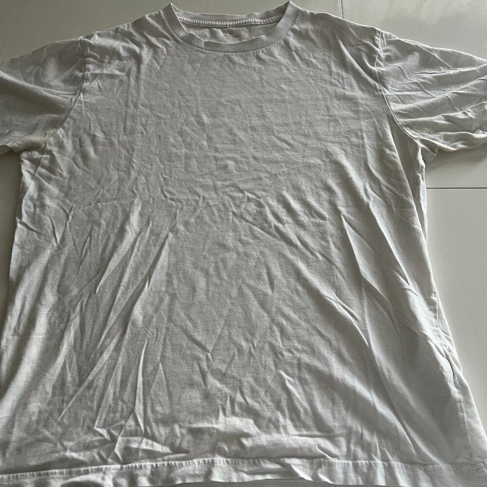 Basic White tshirt Men Size L